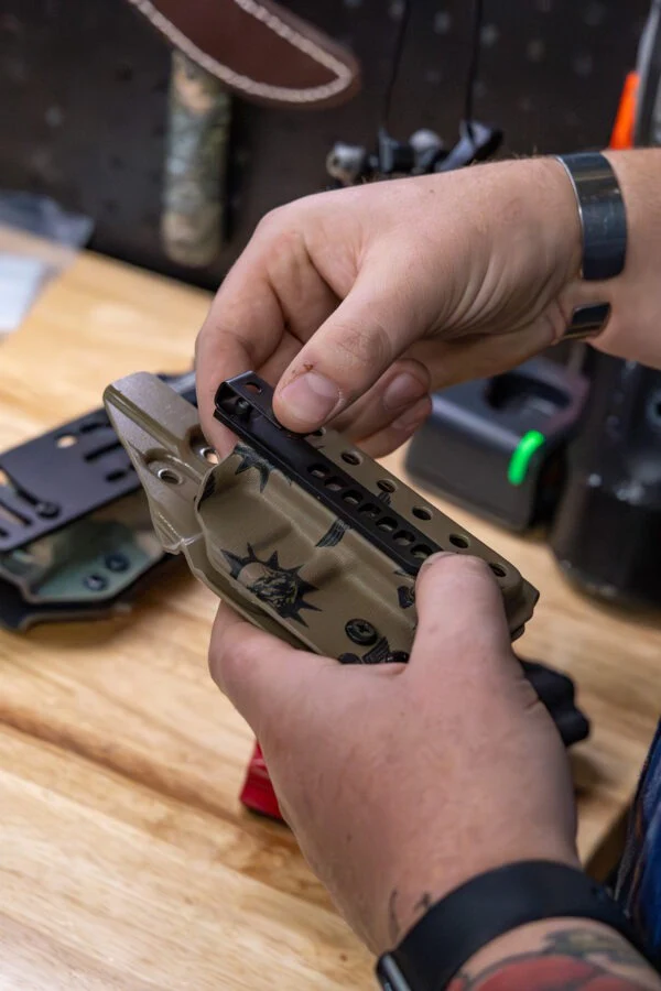 Neomag Alias - Bottom Mount Holster Clip with canting - Image 2